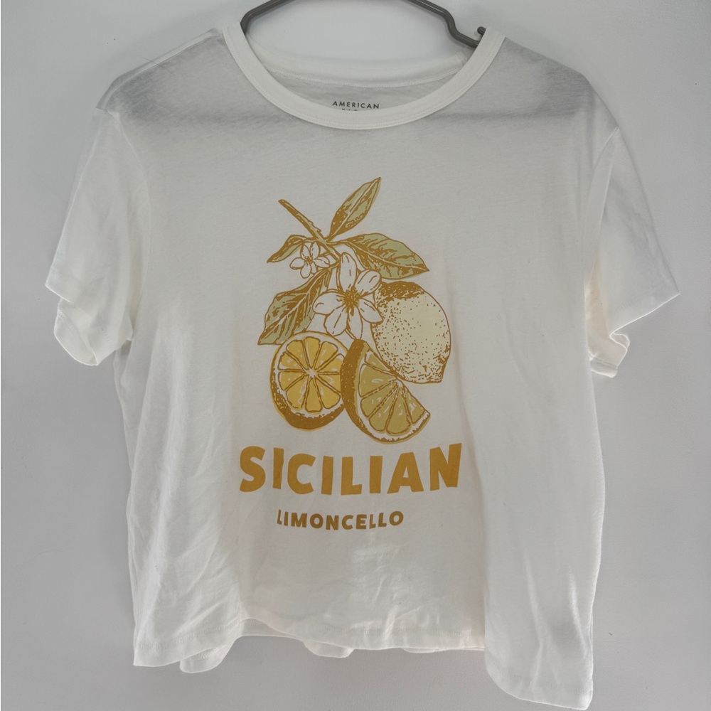 American Eagle Outfitters White Tee with Yellow Lemon Graphic